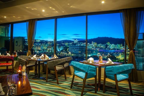 Restaurant/places to eat, City view