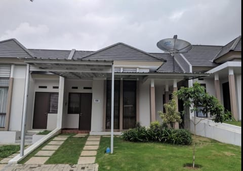 Property building, Day, Garden, Garden view