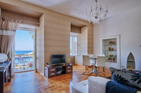 TV and multimedia, View (from property/room), Living room, Sea view