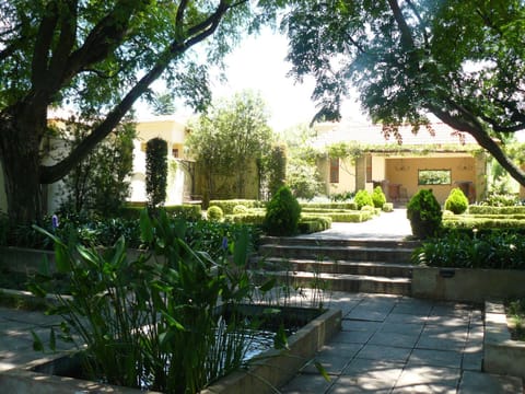Facade/entrance, Garden, Decorative detail, Garden view