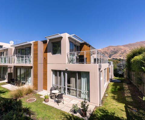 Property building, Balcony/Terrace