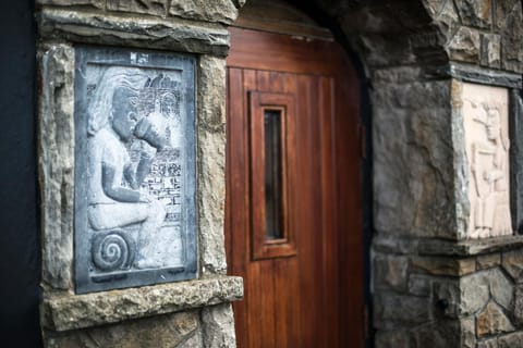 Maddens Bridge Bar & Guesthouse Bed and Breakfast in County Donegal