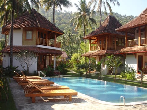 Swimming pool, Swimming pool