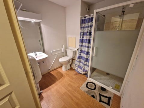 Appartement 4 pièces, 6-8 pers, au pied des pistes - FR-1-265-192 Apartment in Piedmont