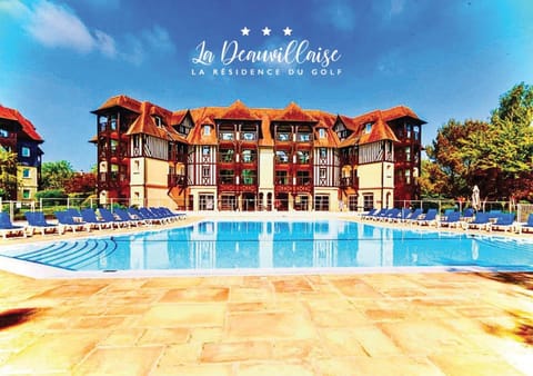 Property building, Day, Pool view, Swimming pool, Swimming pool, sunbed