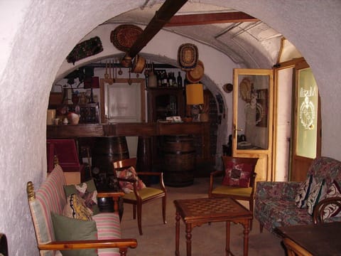Lounge or bar, Area and facilities