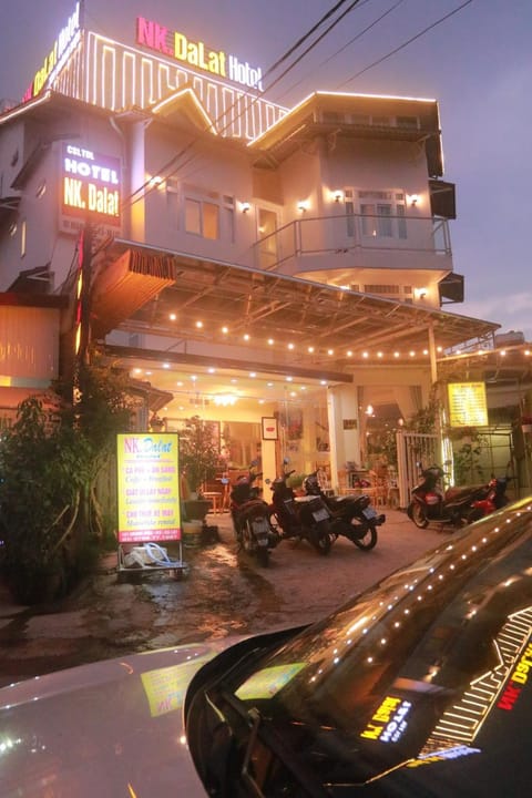 Property building, Night, City view, Location