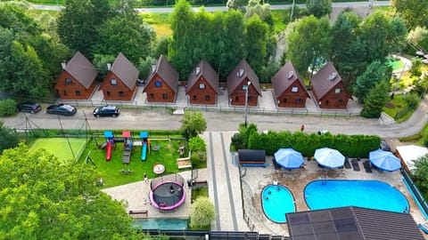 Property building, Off site, Neighbourhood, Swimming pool, Location