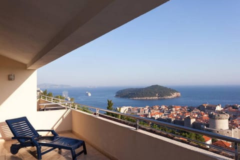Balcony/Terrace, City view, Sea view