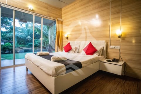 Photo of the whole room, Bedroom, Garden view