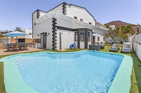 Property building, BBQ facilities, Children play ground, Table tennis, Swimming pool, sunbed