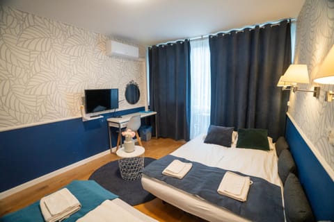 Communal lounge/ TV room, TV and multimedia, Living room