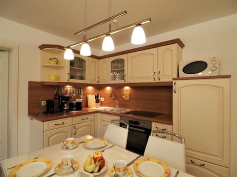 Villa Sola Bona, FW 2 Apartment in Zingst