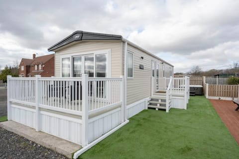 Hallcroft Fishery And Holiday Park Chalet in Bassetlaw District