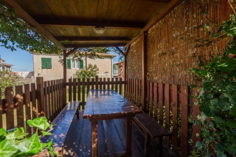 Balcony/Terrace, Dining area, Garden view