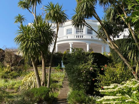 Property building, Garden