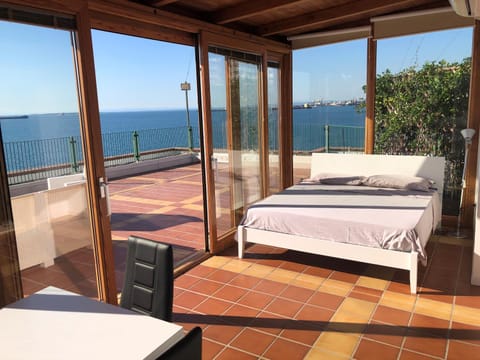 Patio, Natural landscape, View (from property/room), Balcony/Terrace, Photo of the whole room, Bedroom, Sea view
