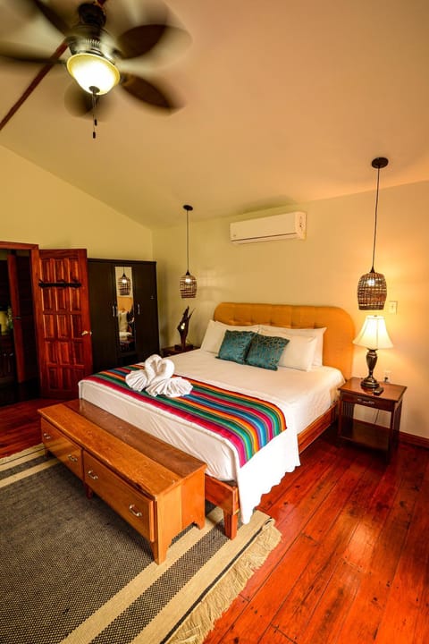 KikiWitz Resort Hotel in Cayo District