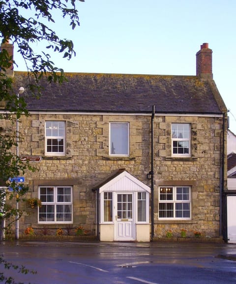Megstone House Bed and Breakfast in Seahouses