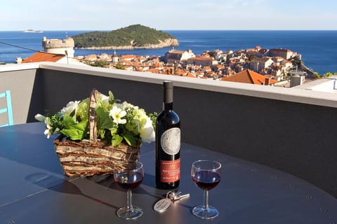 Balcony/Terrace, City view, Landmark view, Sea view