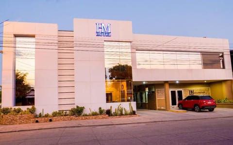 Facade/entrance