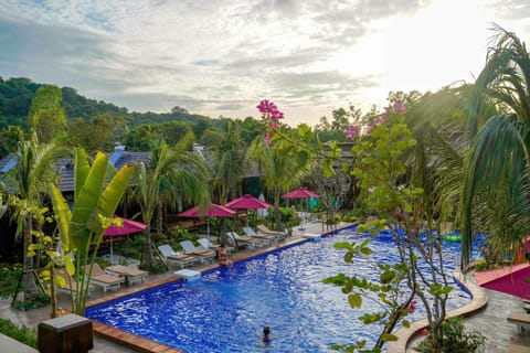 Swimming pool