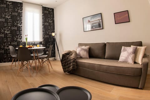 Living room, Dining area