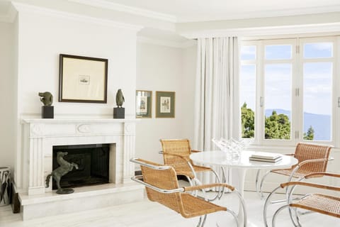 Living room, Dining area, Sea view