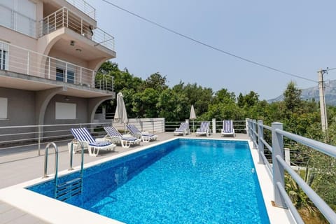 Property building, Day, View (from property/room), Balcony/Terrace, Pool view, Swimming pool, sunbed