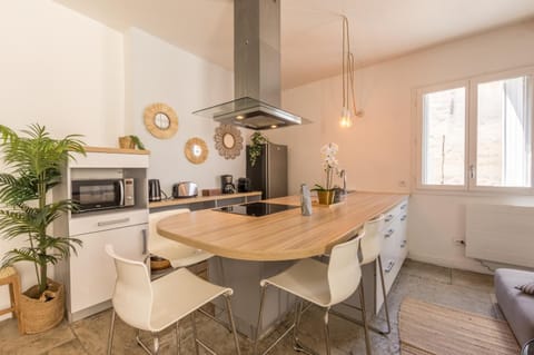 Coffee/tea facilities, Kitchen or kitchenette, Dining area, toaster