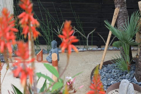 Kaza Kokos Bed and Breakfast in Oceanside