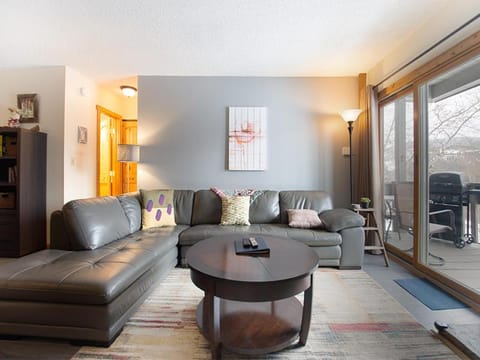 Day, Balcony/Terrace, Living room, Seating area, furniture