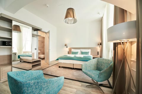 Bed, Seating area, Bedroom