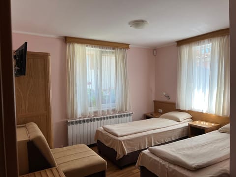 Guest House Roden Dom Bed and Breakfast in Plovdiv Province