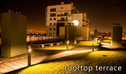 Facade/entrance, Garden, Decorative detail, City view