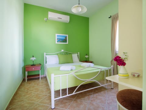 Vikentios Rooms Apartment in Islands