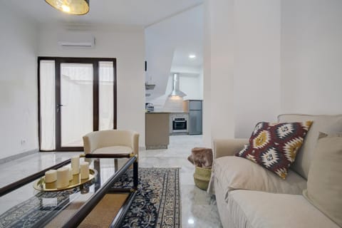 Living room, Seating area, pet friendly