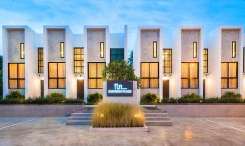 Property building, Logo/Certificate/Sign, Street view
