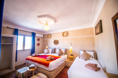 Bed, Photo of the whole room, towels