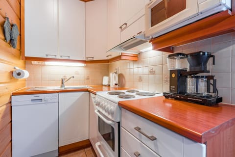 Coffee/tea facilities, Kitchen or kitchenette, dishwasher, oven, pet friendly, stove, toaster