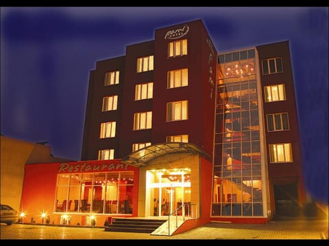 Facade/entrance