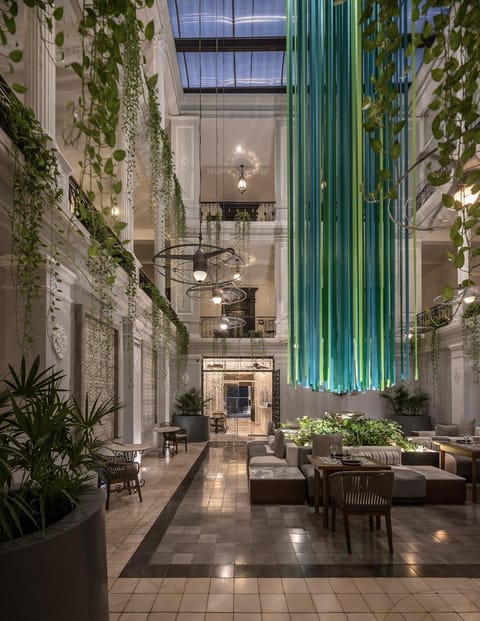 Restaurant/places to eat, Lobby or reception