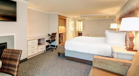 Hallmark Resort in Cannon Beach Hotel in Tolovana Park