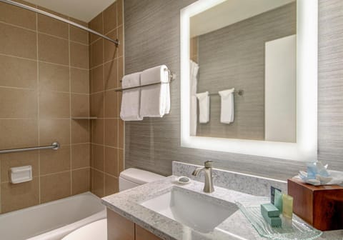 Hallmark Resort in Cannon Beach Hotel in Tolovana Park