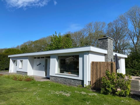 Family bungalow with garden for 6-8 people House in Zeeland, Netherlands