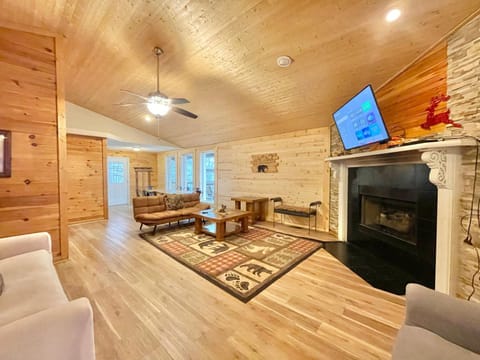 Lazy Bear cabin Cabin in Sevier County