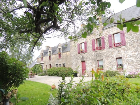 Property building, Day