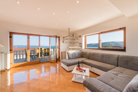 Apartments Petrić Apartment in Šibenik-Knin County, Croatia