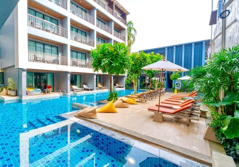 Property building, Swimming pool