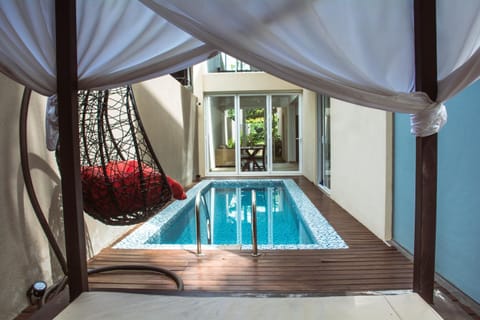 Swimming pool